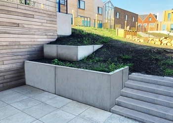 CBS Beton L wanden hoek traptreden tegels Utrecht Nederland