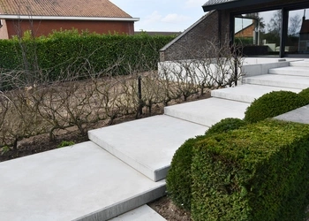 Keerwanden, traptreden, CBS Beton, Zithoek Villa Eeklo