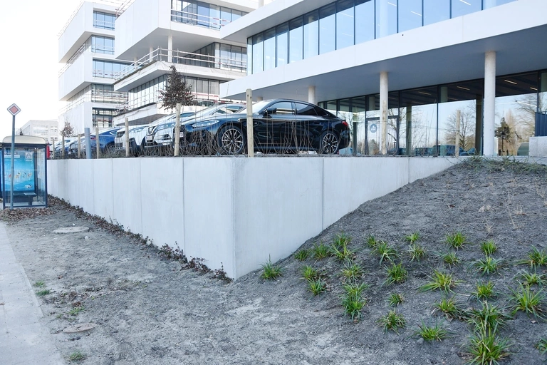 CLF12 parking